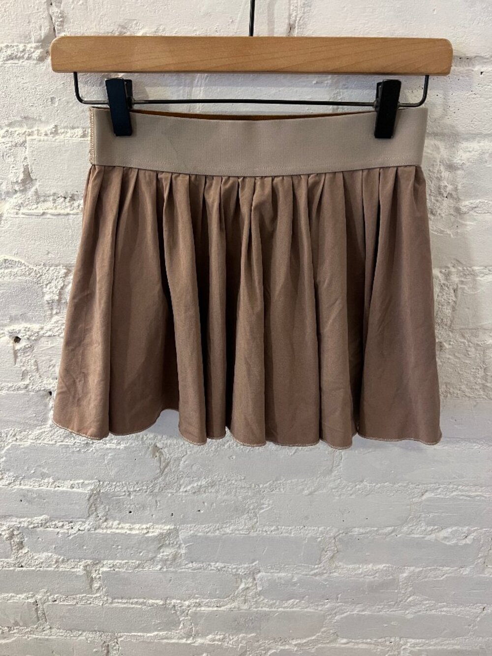 Aritzia Women's Pleated Micro Mini Skirt Elastic Waist Light Brown Size Small